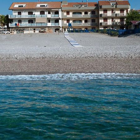 Casa Vacanze Samira Fondachello  Bagian luar foto