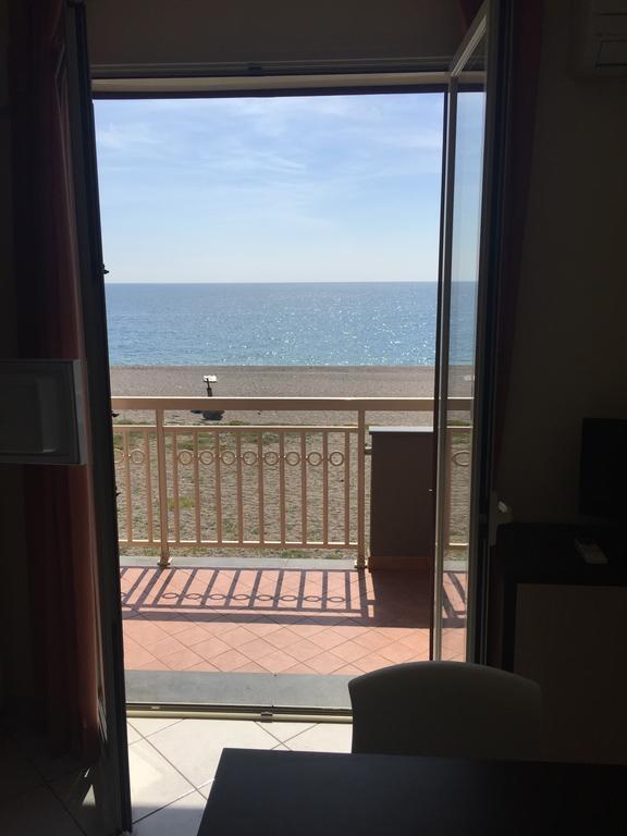 Casa Vacanze Samira Fondachello  Bagian luar foto