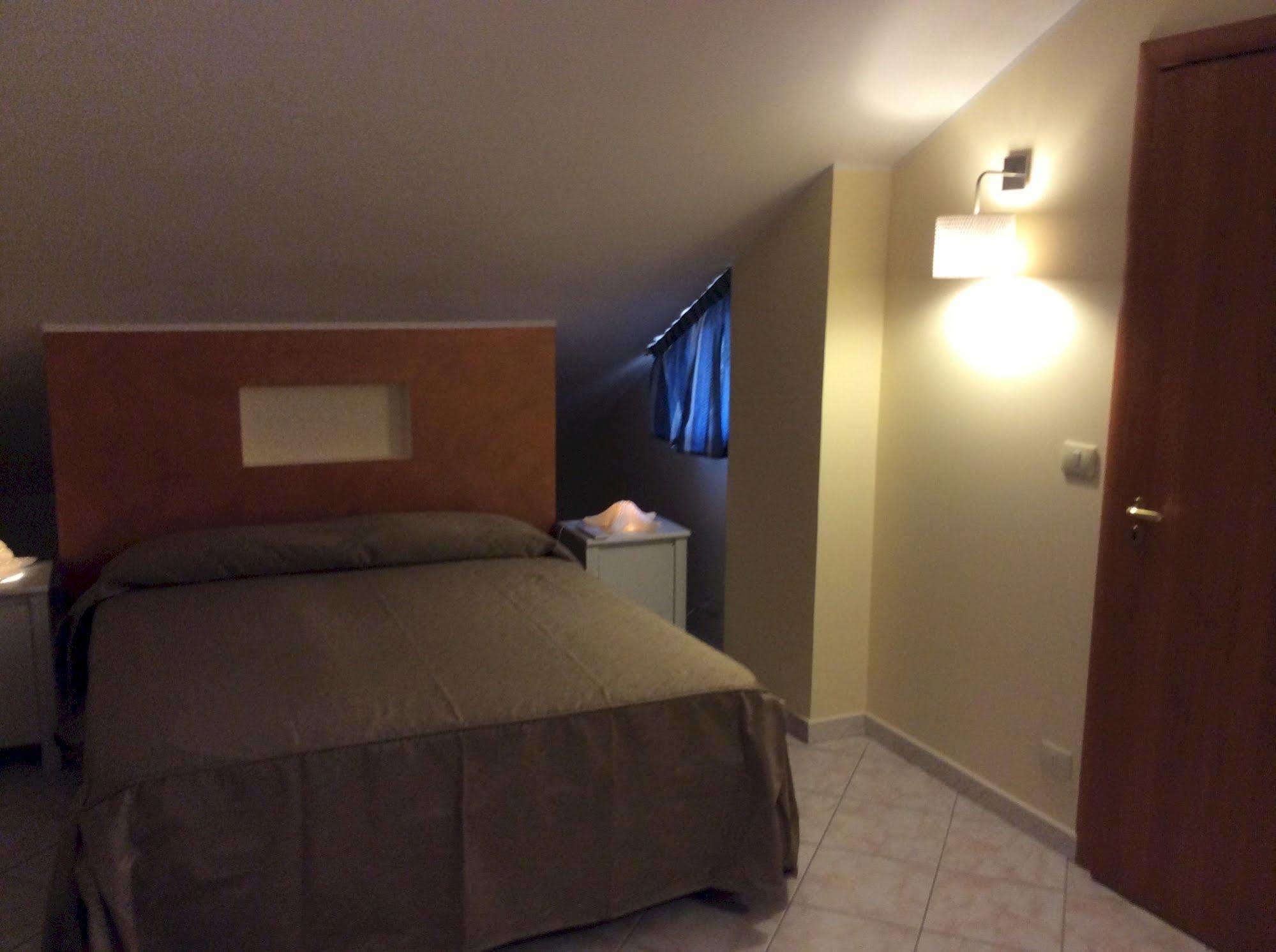 Casa Vacanze Samira Fondachello  Bagian luar foto