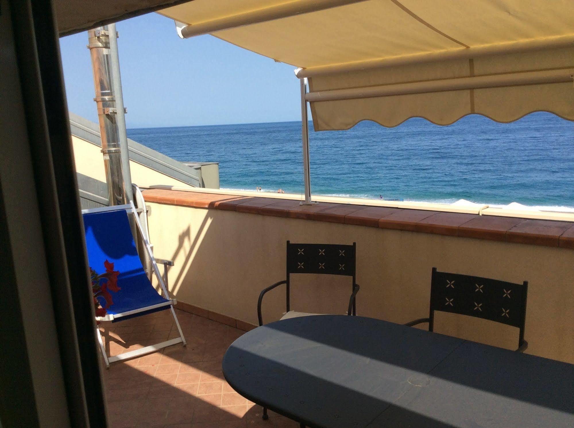 Casa Vacanze Samira Fondachello  Bagian luar foto